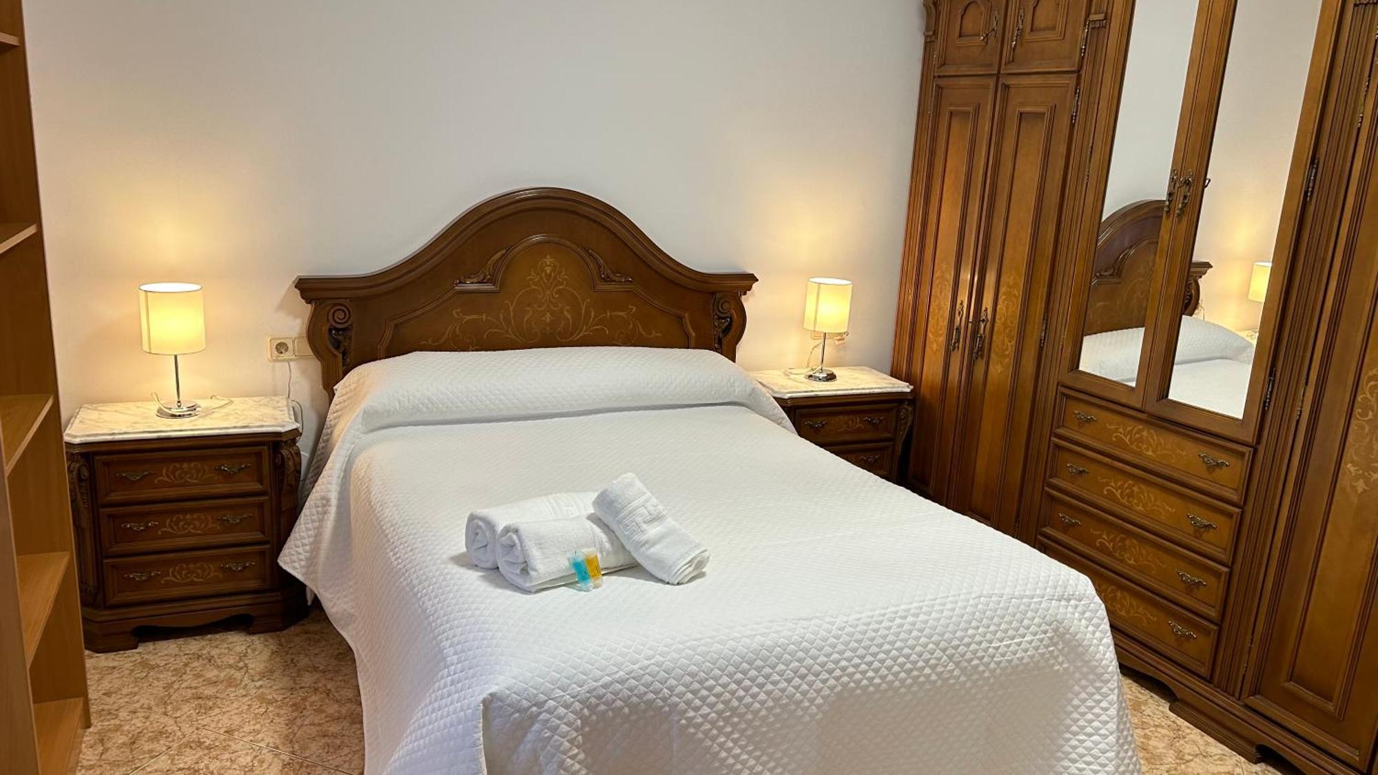 Piso Compartido Delyrent, Safa Hotel เฮน ภายนอก รูปภาพ