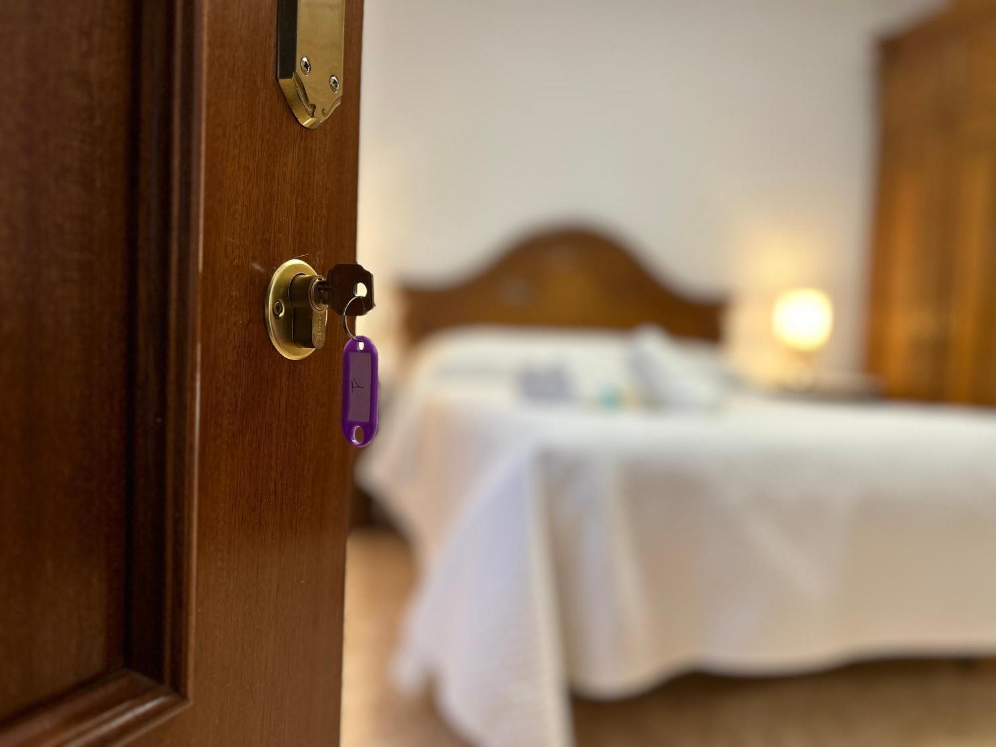 Piso Compartido Delyrent, Safa Hotel เฮน ภายนอก รูปภาพ